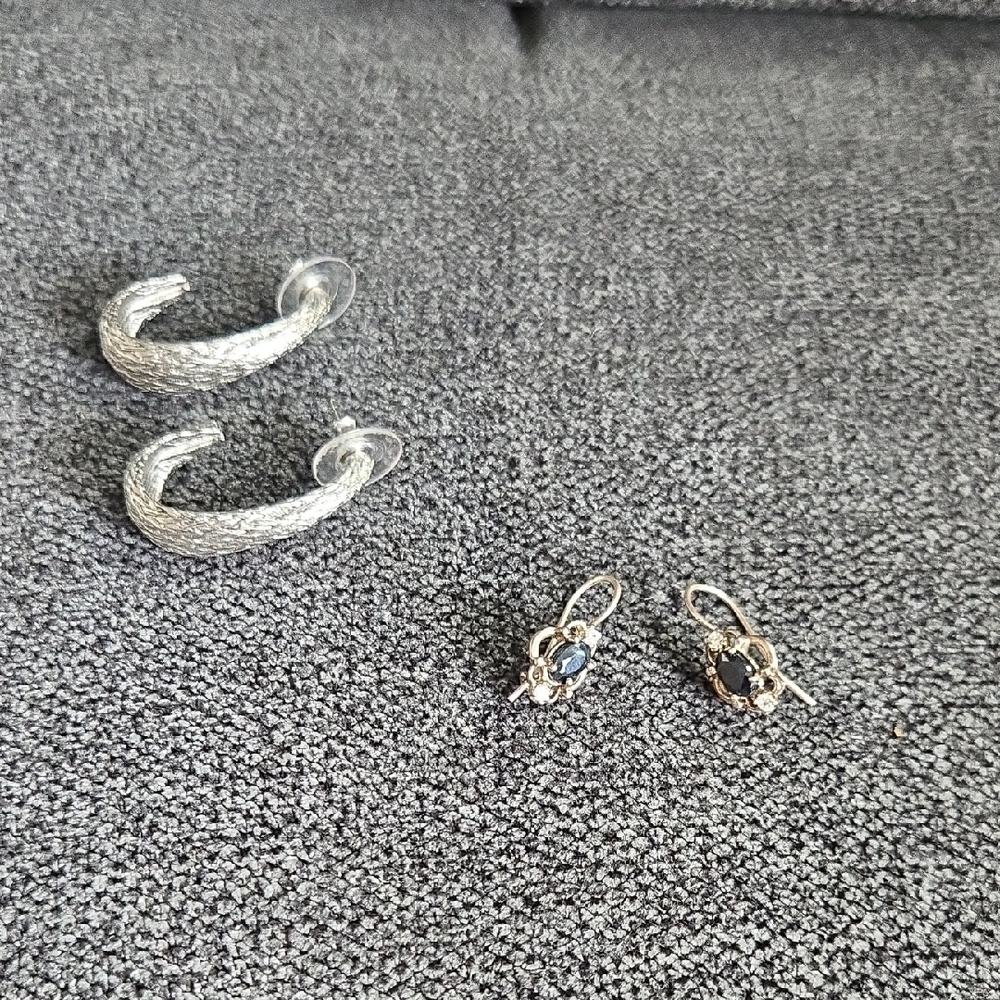 Silver Toneโ Earring Bundle (2 pairs)